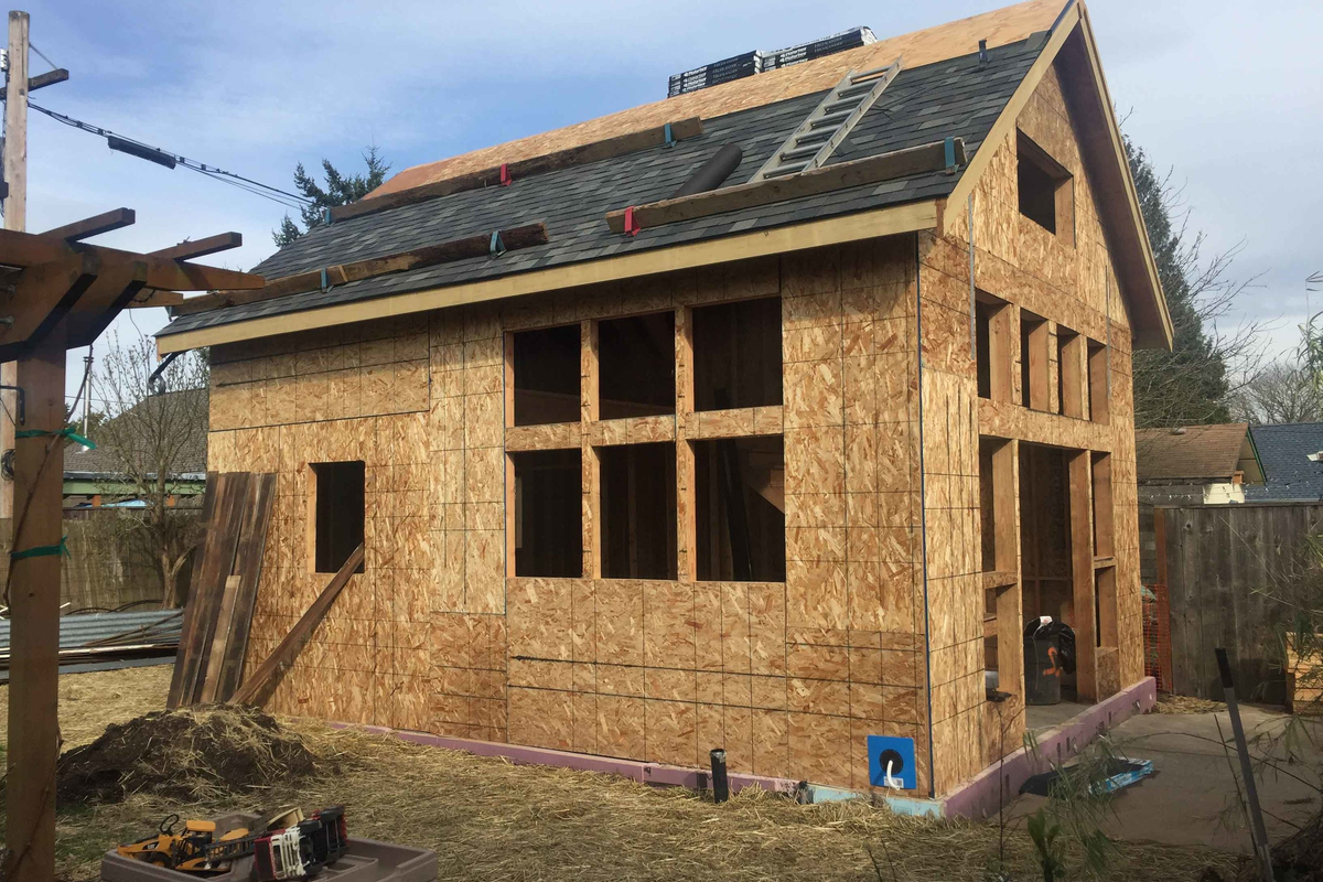 Small ADU exterior with modern siding finish – Mister ADU